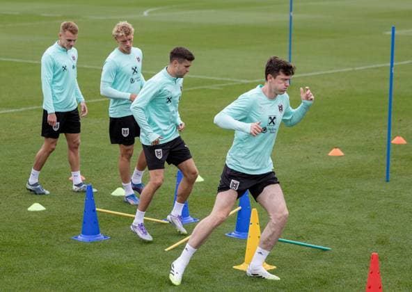 02.09.2025, Windischgarsten, AUT, FIFA WM 2025 Qualifikation, Training ÖFB Nationalteam, im Bild left to right: Philipp Lienhart, Leopold Querfeld, Christoph Baumgartner, Michael Gregoritsch left to right: Philipp Lienhart of Austria Leopold Querfeld of Austria Christoph Baumgartner of Austria Michael Gregoritsch of Austria during a trainings session of Austrian National Footballteam in occasion of the 2026 FIFA World Cup, WM, Weltmeisterschaft, Fussball qualifiers in in Windischgarsten, Austria on 2025 09 02. Expa Windischgarsten *** 02 09 2025, Windischgarsten, AUT, FIFA WM 2025 Qualifiers, Training ÖFB Nationalteam, in the picture left to right Philipp Lienhart, Leopold Querfeld, Christoph Baumgartner, Michael Gregoritsch left to right Philipp Lienhart of Austria Leopold Querfeld of Austria Christoph Baumgartner of Austria Michael Gregoritsch of Austria during a trainings session of Austrian National Footballteam in occasion of the 2026 FIFA World Cup qualifiers in in Windischgarsten, Austria on 2025 09 02 Expa Windischgarsten  EP_gro