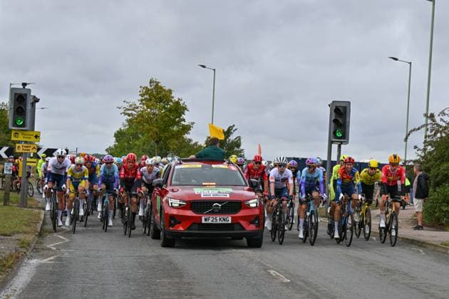 2025 Lloyds Tour of Britain Picture by Bruce Rollinson SWpix.com - 03 06 2025 - Cycling - 2025 Lloyds Tour of Britain - Stage 2: Stowmarket to Stowmarket - The roll out Copyright: x xSWpix.comx(t axPhotographyxHubxLtd)xBrucexRollinson SWpix.comx SWP-3069-2217