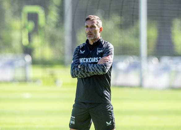 Fussball, Herren, Saison 2025 26, 2. Bundesliga, Hertha BSC, Training, Trainer Stefan Leitl (Hertha BSC), 03.09. 2025, *** Soccer, Men, Season 2025 26, 2 Bundesliga, Hertha BSC, Training, Coach Stefan Leitl Hertha BSC , 03 09 2025, Copyright: xSebastianxRäppold MatthiasxKochx