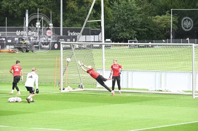 03 09 2025 xhpx Dreieich, Frankfurt am Main Women Eintracht Frankfurt Training Women Bundesliga Season 2025 2026 Goalkeeper training Goalkeeper Janne Krumme 21, Eintracht Frankfurt Women , Goalkeeper Lea Paulick 18, Eintracht Frankfurt Women