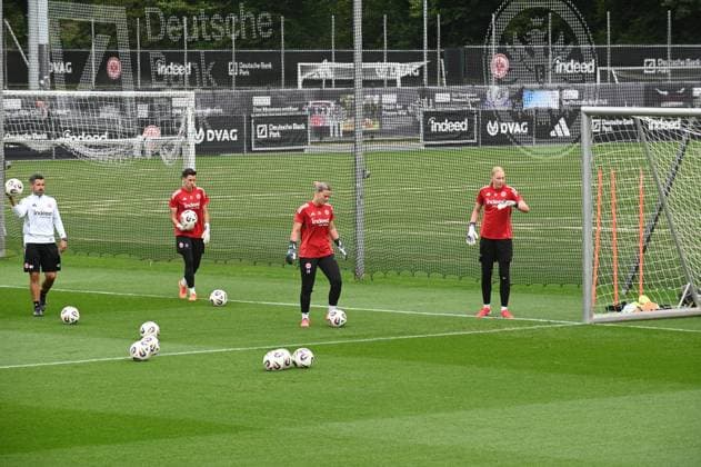 03 09 2025 xhpx Dreieich, Frankfurt am Main Women Eintracht Frankfurt Training Women Bundesliga Season 2025 2026 Goalkeeper Training Goalkeeper Goalkeeper Lina Altenburg 12, Eintracht Frankfurt Women , Janne Krumme 21, Eintracht Frankfurt Women , Goalkeeper Lea Paulick 18, Eintracht Frankfurt Women
