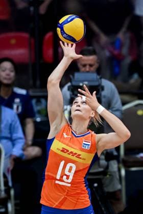 Netherlands v Japan - FIVB Women’s World Volleyball Championship BANGKOK, THAILAND - SEPTEMBER 3: Nika Daalderop (19) of Netherlands in action during the FIVB Women’s World Volleyball Championship quarter-final match between Netherlands and Japan at Huamark Indoor Stadium in Bangkok, Thailand, on September 3, 2025. Mustafa Hatipoglu Anadolu Bangkok Thailand. Editorial use only. Please get in touch for any other usage.  Copyright: x2025xAnadoluxMustafaxHatipoglux