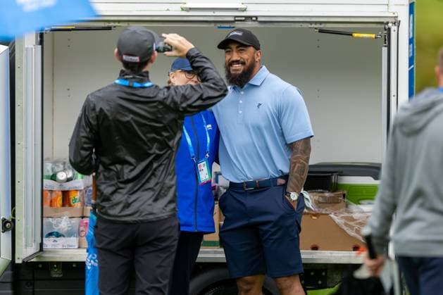 2025 Amgen Irish Open - Pro Am, The K Club, Kildare 3 9 2025 Bundee Aki takes a photo with a fan Bundee Aki takes a photo with a fan 3 9 2025  Copyright: x INPHO MorganxTreacyx 0U6A4477