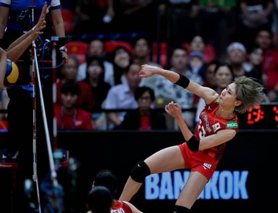 Netherlands v Japan - FIVB Women’s World Volleyball Championship BANGKOK, THAILAND - SEPTEMBER 3: Yukiko Wada (13) of Japan in action during the FIVB Women’s Volleyball World Championship, WM, Weltmeisterschaft quarterfinal match against the Netherlands at Huamark Indoor Stadium in Bangkok, Thailand, on September 3, 2025. Mustafa Hatipoglu Anadolu Banghok Thailand. Editorial use only. Please get in touch for any other usage.  Copyright: x2025xAnadoluxMustafaxHatipoglux
