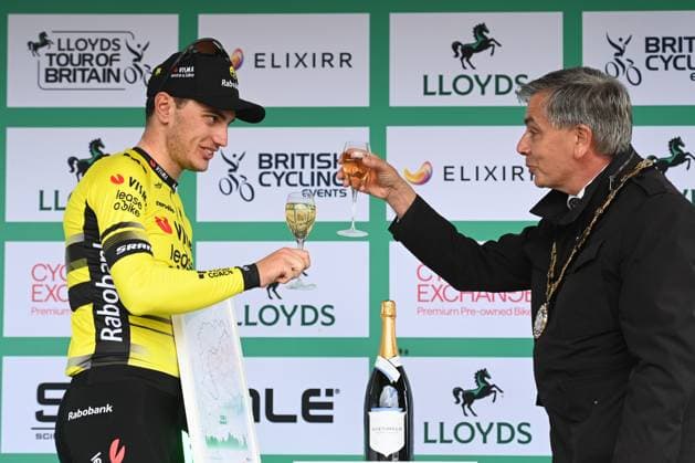 2025 Lloyds Tour of Britain Picture by Simon Wilkinson SWpix.com - 03 06 2025 - Cycling - 2025 Lloyds Tour of Britain - Stage 2: Stowmarket to Stowmarket - Podium - Olav Kooij (Team Visma Lease a Bike) wins ate 2 Copyright: x xSWpix.comx(t axPhotographyxHubxLtd)xSimonxWilkinson SWpix.comx SWP-3069-2266