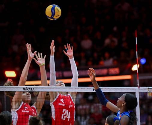 Italy v Poland - FIVB Women’s World Volleyball Championship BANGKOK, THAILAND - SEPTEMBER 03: Paulina Damaske (24) of Poland in action during the FIVB Women’s World Volleyball Championship quarter final match between Italy and Poland at Huamark Indoor Stadium in Bangkok, Thailand, on September 3, 2025. Mustafa Hatipoglu Anadolu Banghok Thailand. Editorial use only. Please get in touch for any other usage.  Copyright: x2025xAnadoluxMustafaxHatipoglux