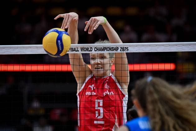 Italy v Poland - FIVB Women’s World Volleyball Championship BANGKOK, THAILAND - SEPTEMBER 03: Agnieszka Korneluk (5) of Poland in action during the FIVB Women’s World Volleyball Championship quarter final match between Italy and Poland at Huamark Indoor Stadium in Bangkok, Thailand, on September 3, 2025. Mustafa Hatipoglu Anadolu Banghok Thailand. Editorial use only. Please get in touch for any other usage.  Copyright: x2025xAnadoluxMustafaxHatipoglux
