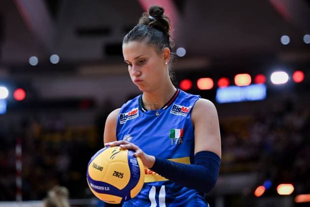Italy v Poland - FIVB Women’s World Volleyball Championship BANGKOK, THAILAND - SEPTEMBER 03: Anna Danesi (11) of Italy in action during the FIVB Women’s World Volleyball Championship quarter final match between Italy and Poland at Huamark Indoor Stadium in Bangkok, Thailand, on September 3, 2025. Mustafa Hatipoglu Anadolu Banghok Thailand. Editorial use only. Please get in touch for any other usage.  Copyright: x2025xAnadoluxMustafaxHatipoglux