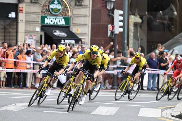 03-09-2025 Vuelta A Espana; Tappa 11 Bilbao - Bilbao; 2025, Visma - Lease A Bike; Van Baarle, Dylan; Kelderman, Wilko; Bilbao; 