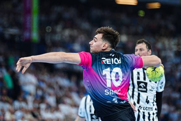 Throw Goal Josip Simic HSG Wetzlar, 10 GER, THW Kiel vs HSG Wetzlar, Handball, 1 Bundesliga, Matchday 2, Season 2025 2026, 03 09 2025 GER, THW Kiel vs HSG Wetzlar, Handball, 1 Bundesliga, Matchday 2, Season 2025 2026, 03 09 2025 Kiel Copyright: xEibner-Pressefoto MarcelxvonxFehrnx EP_MFN