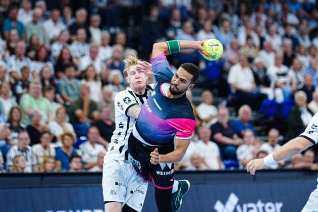 Throw Goal Philipp Ahouansou HSG Wetzlar, 19 GER, THW Kiel vs HSG Wetzlar, Handball, 1 Bundesliga, Matchday 2, Season 2025 2026, 03 09 2025 GER, THW Kiel vs HSG Wetzlar, Handball, 1 Bundesliga, Matchday 2, Season 2025 2026, 03 09 2025 Kiel Copyright: xEibner-Pressefoto MarcelxvonxFehrnx EP_MFN