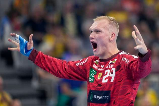 David Späth Goalkeeper, RNL, 29 , single picture, single photo, action, action, cheer, cheering, celebration, joy, rejoice, rejoicing, confident, optimistic, positive, game scene, 03 09 2025, Mannheim Germany , Handball, Bundesliga, Rhein Neckar Löwen TSV GWD Minden xozx