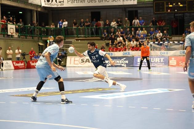 f l Christoph Steinert HC Erlangen 44 , Eloy Morante Maldonado Bergischer HC 33 Bergischer HC 06 vs HC Erlangen, Matchday 2, Handball, DAIKIN HBL, Season 2025 2026, 03 09 2025 Bergischer HC 06 vs HC Erlangen, Matchday 2, Handball, DAIKIN HBL, Season 2025 2026, 03 09 2025 Wuppertal Copyright: xEibner-Pressefoto ThomasxStoeckerx EP_TSR