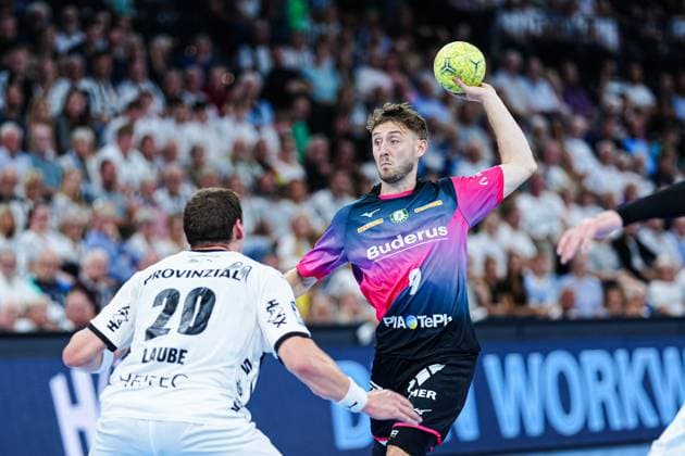 Throw Goal Niklas Theiss HSG Wetzlar, 09 GER, THW Kiel vs HSG Wetzlar, Handball, 1 Bundesliga, Matchday 2, Season 2025 2026, 03 09 2025 GER, THW Kiel vs HSG Wetzlar, Handball, 1 Bundesliga, Matchday 2, Season 2025 2026, 03 09 2025 Kiel Copyright: xEibner-Pressefoto MarcelxvonxFehrnx EP_MFN