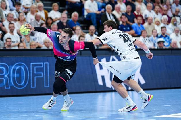 Filip Vistorop HSG Wetzlar, 04 , Lucas Laube THW Kiel, 20 GER, THW Kiel vs HSG Wetzlar, Handball, 1 Bundesliga, Matchday 2, Season 2025 2026, 03 09 2025 GER, THW Kiel vs HSG Wetzlar, Handball, 1 Bundesliga, Matchday 2, Season 2025 2026, 03 09 2025 Kiel Copyright: xEibner-Pressefoto MarcelxvonxFehrnx EP_MFN