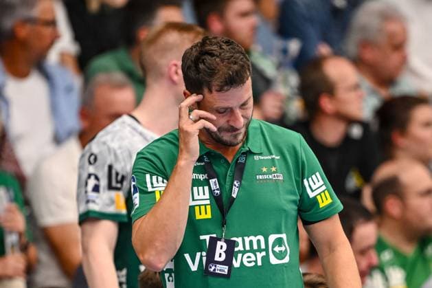 Goeppingen, Germany, 03 09 25 Coach Ben Matschke FRISCH AUF Goeppingen gestures, gestures, dejected during the Daikin Handball Bundesliga match between FRISCH AUF Goeppingen vs Füchse Berlin at EWS Arena on September 03, 2025 in Goeppingen, Germany Photo by Harry Langer DeFodi Images Goeppingen, Germany, 03 09 25 Trainer Ben Matschke FRISCH AUF Goeppingen looks dejected, gestures during the Daikin Handball Bundesliga match between FRISCH AUF Goeppingen vs Füchse Berlin at EWS Arena on September 3, 2025 in Goeppingen, Germany Photo by Harry Langer DeFodi Images Photo by Harry Langer DeFodi Images