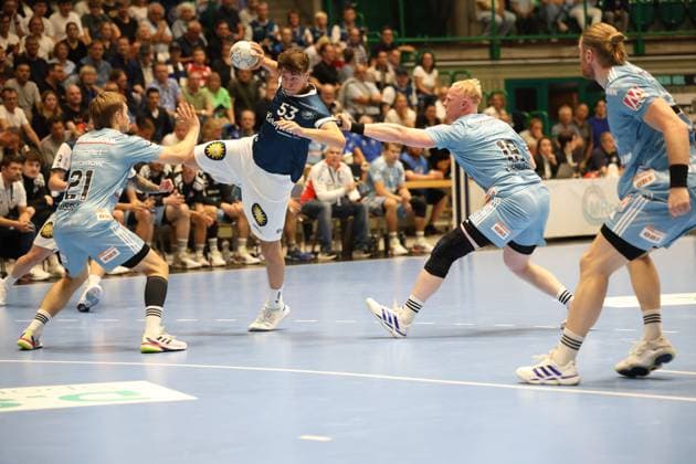 f l Christopher Bissel HC Erlangen 21 , Sören Steinhaus Bergischer HC 53 , Sebastian Firnhaber HC Erlangen 18 Bergischer HC 06 vs HC Erlangen, Matchday 2, Handball, DAIKIN HBL, Season 2025 2026, 03 09 2025 Bergischer HC 06 vs HC Erlangen, Matchday 2, Handball, DAIKIN HBL, Season 2025 2026, 03 09 2025 Wuppertal Copyright: xEibner-Pressefoto ThomasxStoeckerx EP_TSR