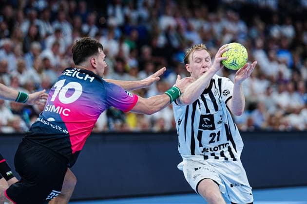 Josip Simic HSG Wetzlar, 10 , Eric Johansson THW Kiel, 21 GER, THW Kiel vs HSG Wetzlar, Handball, 1 Bundesliga, Matchday 2, Season 2025 2026, 03 09 2025 GER, THW Kiel vs HSG Wetzlar, Handball, 1 Bundesliga, Matchday 2, Season 2025 2026, 03 09 2025 Kiel Copyright: xEibner-Pressefoto MarcelxvonxFehrnx EP_MFN