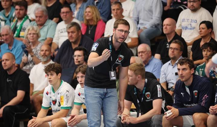 03 09 2025, Germany, Göppingen, Handball DAIKIN HBL Bundesliga season 2025 2026, FRISCH AUF Göppingen vs Füchse Berlin, Füchse coach Jaron Siewert