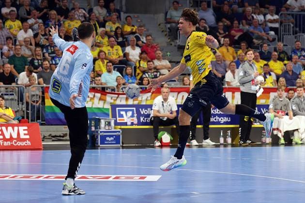 03 09 2025, xrekx, Handball Daikin HBL, Rhein Neckar Loewen GWD Minden v l Tibor Ivanisevic GWD Minden David More Rhein Necker Loewen Tor DFL DFB REGULATIONS PROHIBIT ANY USE OF PHOTOGRAPHS as IMAGE SEQUENCES and or QUASI VIDEO Mannheim