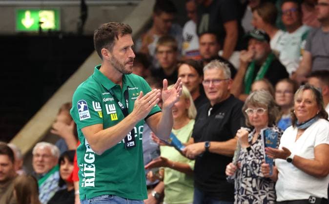 03 09 2025, Germany, Göppingen, Handball DAIKIN HBL Bundesliga Season 2025 2026, FRISCH AUF Göppingen vs Füchse Berlin, FAG Coach Ben Matschke