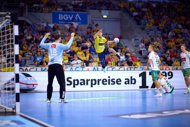 Patrick Groetzki 24 Rhein Neckar Löwen throws on goal at the SAP Arena in Mannheim Handball I Men I Season 2025 2026 I Daikin HBL I Matchday 1 I Rhein Neckar Löwen - GWD Minden I 03 09 2025 Copyright: xMaxxMesterx