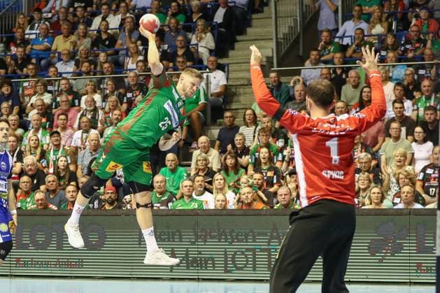 03 09 2025, xgox, Handball Daikin HBL SC Magdeburg ThSV Eisenach emspor, v l Sebastian Barthold Magdeburg, 25 throws goal, Torschuetze, erzielt Tor, Treffer, scores the goal Magdeburg