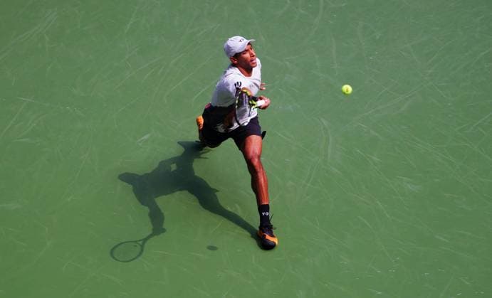 Felix Auger-Aliassime in quarter final action 2025 US Open, Day Eleven, USTA Billie Jean King National Tennis Center, New York, USA - 03 Sept 2025New York USTA Billie Jean King National T New York (NY) United States of America  Copyright: xJavierxGarcia Shutterstockx 15458346b