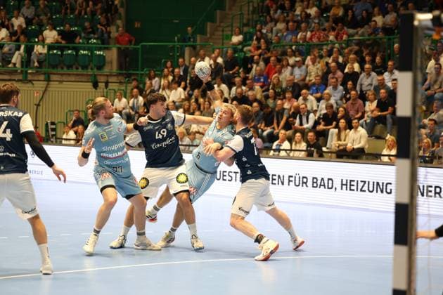 f l Maciej Gebala HC Erlangen 77 , Aron Seesing Bergischer HC 49 , Marek Nissen HC Erlangen 06 , Johannes Wasielewski Bergischer HC 77 Bergischer HC 06 vs HC Erlangen, Matchday 2, Handball, DAIKIN HBL, Season 2025 2026, 03 09 2025 Bergischer HC 06 vs HC Erlangen, Matchday 2, Handball, DAIKIN HBL, Season 2025 2026, 03 09 2025 Wuppertal Copyright: xEibner-Pressefoto ThomasxStoeckerx EP_TSR