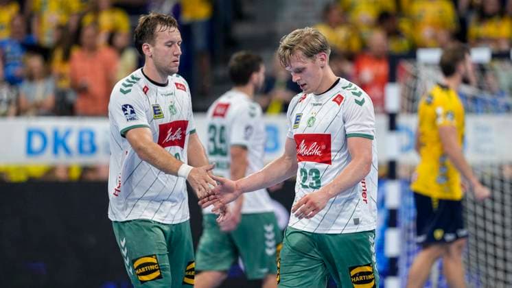 from left Tom Bergner GWD, 28 , Niclas Benedict Heitkamp GWD, 23 , player of TSV GWD Minden, looking disappointed, disappointment, frustration, disappointed, pessimistic, action, action scene, 03 09 2025, Mannheim Germany , Handball, Bundesliga, Rhein Neckar Löwen TSV GWD Minden xozx