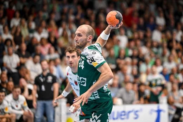 Goeppingen, Germany, 03 09 25 Marcel Schiller FRISCH AUF Goeppingen in action, on the ball, single action during the Daikin Handball Bundesliga match between FRISCH AUF Goeppingen vs Füchse Berlin at EWS Arena on 03 September 2025 in Goeppingen, Germany Photo by Harry Langer DeFodi Images Goeppingen, Germany, 03 09 25 Marcel Schiller FRISCH AUF Goeppingen controls the ball during the Daikin Handball Bundesliga match between FRISCH AUF Goeppingen vs Füchse Berlin at EWS Arena on September 3, 2025 in Goeppingen, Germany Photo by Harry Langer DeFodi Images Photo by Harry Langer DeFodi Images