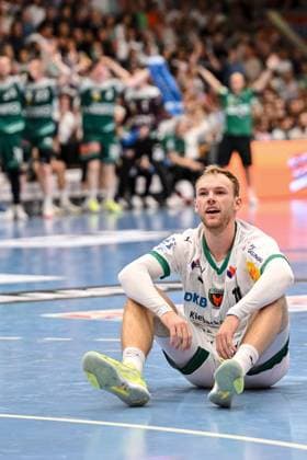 Goeppingen, Germany, 03 09 25 Mathias Gidsel Füchse Berlin Looks on during the Daikin Handball Bundesliga match between FRISCH AUF Goeppingen vs Füchse Berlin at EWS Arena on September 03 2025 in Goeppingen, Germany Photo by Harry Langer DeFodi Images Goeppingen, Germany, 03 09 25 Mathias Gidsel Füchse Berlin Looks on during the Daikin Handball Bundesliga match between FRISCH AUF Goeppingen vs Füchse Berlin at EWS Arena on September 3, 2025 in Goeppingen, Germany Photo by Harry Langer DeFodi Images Photo by Harry Langer DeFodi Images