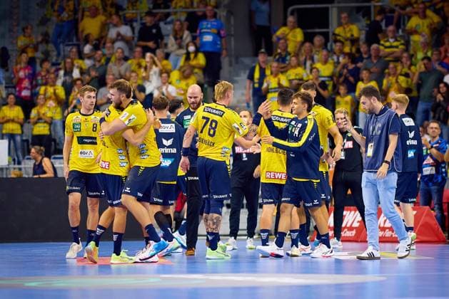 Players Tim Nothdurft 8 Rhein Neckar Löwen , Edwin Aspenbäck 78 Rhein Neckar Löwen and Gino Steenaerts 14 Rhein Neckar Löwen celebrate together in the hall Handball I Men I Season 2025 2026 I Daikin HBL I 1 Matchday I Rhein Neckar Löwen - GWD Minden I 03 09 2025 Copyright: xMaxxMesterx