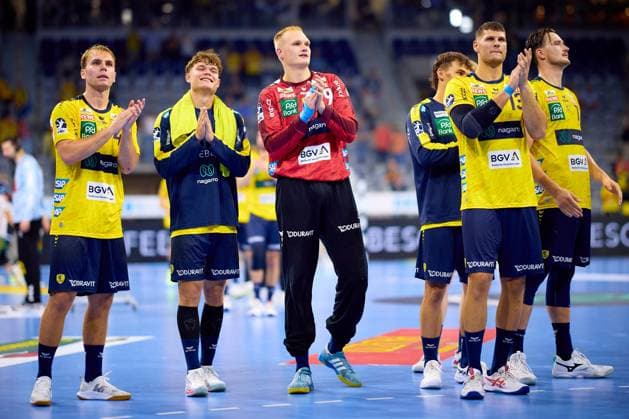 Players David Späth 29 Rhein Neckar Löwen and Sebastian Heymann 13 Rhein Neckar Löwen of the Rhein Neckar Löwen applaud after victory in the SAP Arena Handball I Men I Season 2025 2026 I Daikin HBL I 1 Matchday I Rhein Neckar Löwen - GWD Minden I 03 09 2025 Copyright: xMaxxMesterx