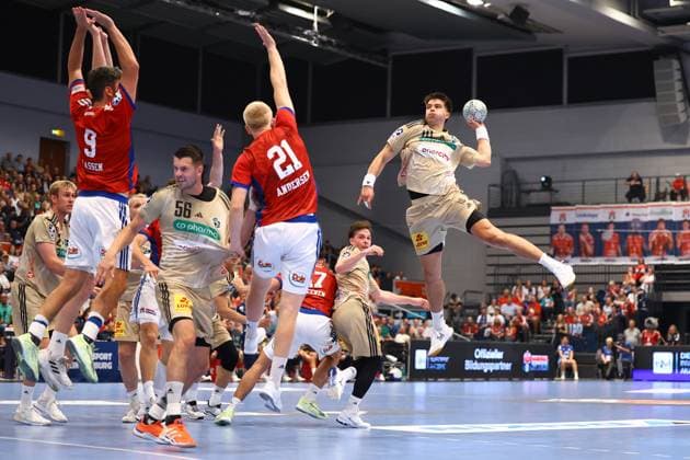 10 Renars Uscins TSV Hannover Burgdorf Handball I Men I Bundesliga Daikin HBL I Season 2025 2026 I 2 Matchday I HSV Hamburg TSV Hannover Burgdorf I 03 09 2025 I Sporthalle Hamburg