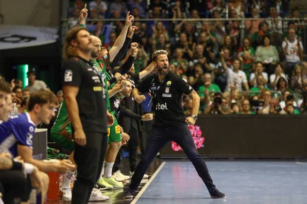 03 09 2025, xgox, Handball Daikin HBL SC Magdeburg ThSV Eisenach emspor, v l Bennet Wiegert Magdeburg, Trainer jubel, Torjubel, jubelt über das Tor, celebrate the goal, celebration Magdeburg