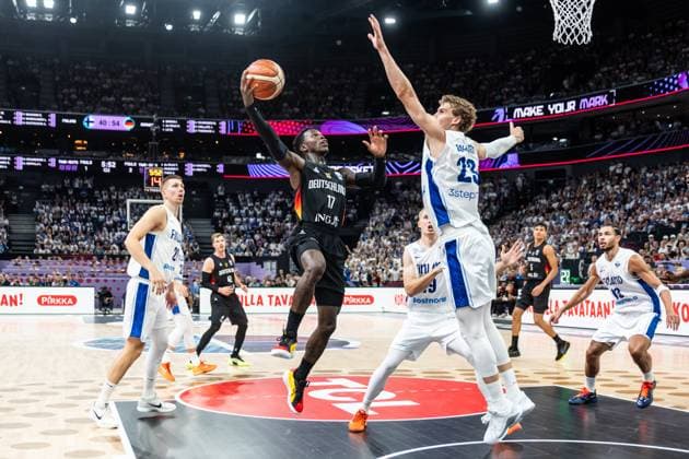 FIN, Eurobasket 205, European Basketball Championship, Group B, Finland Germany 03 09 2025, Nokia Arena, Tampere, FIN, Eurobasket 205, European Basketball Championship, Group B, Finland Germany Dennis Schröder Germany, No 17 , Lauri Markkanen Finland, No 23 Â Photo Alexander Trienitz Tampere Nokia Arena Pirkanmaa Finland
