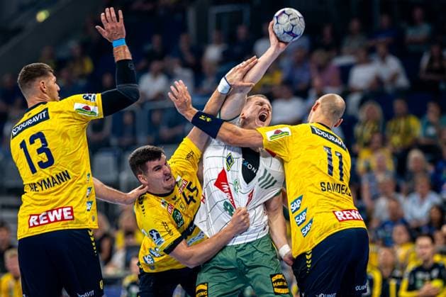 1 Handball Bundesliga, DAIKIN HBL, Rhein Neckar Löwen GWD Minden 03 09 2025 Karolis Antanavicius 8, TSV GWD Minden Halil Jaganjac 45, Rhein Neckar Löwen Arnor Snaer Oskarsson 11, Rhein Neckar Löwen 1 Handball Bundesliga, Rhein Neckar Löwen - GWD Minden, Mannheim, SAP Arena, 03 09 2025 1 Handball Bundesliga, Rhein Neckar Löwen - GWD Minden, Mannheim, SAP Arena, 03 09 2025 Copyright: xBEAUTIFULxSPORTS Gelhardtx