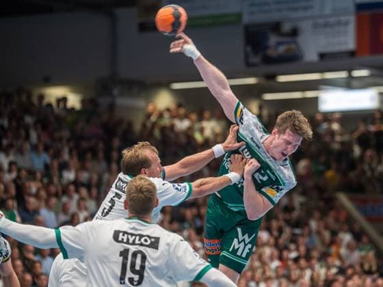 Oskar Neudeck Frisch Auf Goeppingen, 02 throws from the back, Frisch Auf Goeppingen vs Fuechse Berlin, Handball, 1 Bundesliga, Men, Season 2025 2026, 03 09 2025, Frisch Auf Goeppingen vs Fuechse Berlin, Handball, 1 Bundesliga, Men, Season 2025 2026, 03 09 2025 Goeppingen Copyright: xEibner-Pressefoto MichaelxSchmidx EP_MST