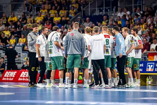 1 Handball Bundesliga, DAIKIN HBL, Rhein Neckar Löwen GWD Minden 03 09 2025 Discussion during time-out 1 Handball Bundesliga, Rhein Neckar Löwen - GWD Minden, Mannheim, SAP Arena, 03 09 2025 1 Handball Bundesliga, Rhein Neckar Löwen - GWD Minden, Mannheim, SAP Arena, 03 09 2025 Copyright: xBEAUTIFULxSPORTS Gelhardtx