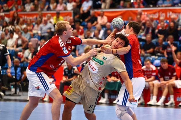 Handball I Men I Season 2025 2026 I Bundesliga I 2 Matchday I HSV Hamburg TSV Hannover Burgdorf I 03 09 2025 Einar Thorsteinn Olafsson 23, HSV Hamburg Sindre Aho 27, TSV Hannover Burgdorf Hamburg Alsterdorfer Sporthalle Hamburg Germany Copyright: xLobeca RalfxHomburgx