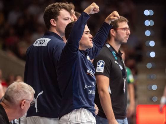 Tim Freihoefer Fuechse Berlin, 20 ballt die Jubelfaeuste, Frisch Auf Goeppingen vs Fuechse Berlin, Handball, 1 Bundesliga, Herren, Spielzeit 2025 2026, 03 09 2025, Frisch Auf Goeppingen vs Fuechse Berlin, Handball, 1 Bundesliga, Herren, Spielzeit 2025 2026, 03 09 2025 Goeppingen Copyright: xEibner-Pressefoto MichaelxSchmidx EP_MST