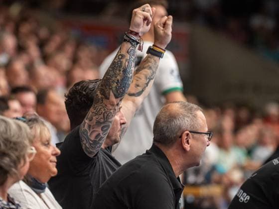 Stefan Kretzschmar, Sports Director Fuechse Berlin clenches his fists, Frisch Auf Goeppingen vs Fuechse Berlin, Handball, 1 Bundesliga, Men, 2025 2026 season, 03 09 2025, Frisch Auf Goeppingen vs Fuechse Berlin, Handball, 1 Bundesliga, Men, 2025 2026 season, 03 09 2025 Goeppingen Copyright: xEibner-Pressefoto MichaelxSchmidx EP_MST