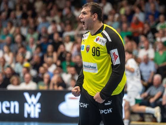 Dejan Milosavljev Fuechse Berlin, 96 cheers loudly, Frisch Auf Goeppingen vs Fuechse Berlin, Handball, 1 Bundesliga, Men, Season 2025 2026, 03 09 2025, Frisch Auf Goeppingen vs Fuechse Berlin, Handball, 1 Bundesliga, Men, Season 2025 2026, 03 09 2025 Goeppingen Copyright: xEibner-Pressefoto MichaelxSchmidx EP_MST