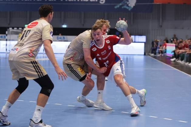 GER, xFSx, Hamburg,1 Daikin HBL Handball Bundesliga, Herren ,Saison 2025 2026 ,DHB, 2 Spieltag , HSV Handball vs TSV Hannover Burgdorf, in der Sporthalle Hamburg , 03 09 2025 , v l Moritz Sauter 33, HSV Hamburg Handball Copyright: HMBxMedia FernandoxSoares