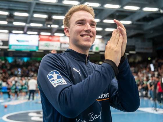 Lasse Ludwig Fuechse Berlin, 01 beaming after the win, Frisch Auf Goeppingen vs Fuechse Berlin, Handball, 1 Bundesliga, Men, 2025 2026 season, 03 09 2025, Frisch Auf Goeppingen vs Fuechse Berlin, Handball, 1 Bundesliga, Men, 2025 2026 season, 03 09 2025 Goeppingen Copyright: xEibner-Pressefoto MichaelxSchmidx EP_MST