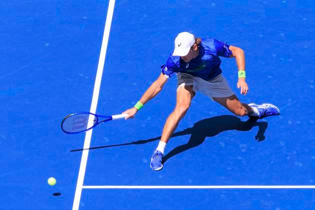 September 3, 2025, Flushing Meadows, New York, USA: Alex de Minaur reaches for a backhand during a match against Felix Auger-Aliassime on Day 11 of the 2025 US Open at USTA Billie Jean King National Tennis Center on Wednesday September 3, 2025 in the Flushing neighborhood of the Queens borough of New York City. JAVIER ROJAS PI Flushing Meadows USA - ZUMAp124 20250903_zaa_p124_032 Copyright: xJavierxRojasx