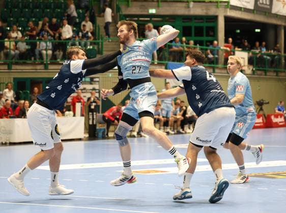 f l Gerdas Barbarskas Bergischer HC 14 , Antonio Metzner HC Erlangen 27 , Aron Seesing Bergischer HC 49 , Marek Nissen HC Erlangen 06 Bergischer HC 06 vs HC Erlangen, Matchday 2, Handball, DAIKIN HBL, Season 2025 2026, 03 09 2025 Bergischer HC 06 vs HC Erlangen, Matchday 2, Handball, DAIKIN HBL, Season 2025 2026, 03 09 2025 Wuppertal Copyright: xEibner-Pressefoto ThomasxStoeckex EP_TSR