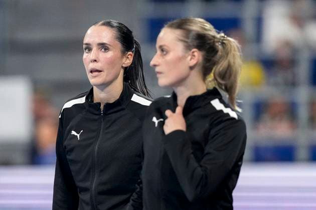 from left Rosana Sug referee , Sophia Janz referee , The two referees, Referee team, Action, Action, Game scene, 03 09 2025, Mannheim Germany , Handball, Bundesliga, Rhein Neckar Löwen TSV GWD Minden xozx