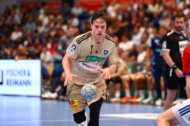 Handball I Men I Season 2025 2026 I Bundesliga I 2 Matchday I HSV Hamburg TSV Hannover Burgdorf I 03 09 2025 Leif Tissier 7, TSV Hannover Burgdorf Hamburg Alsterdorfer Sporthalle Hamburg Germany Copyright: xLobeca RalfxHomburgx